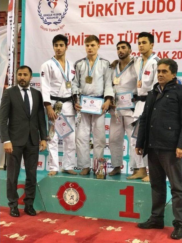 Judo’da Zirvenin Adı Kağıtspor