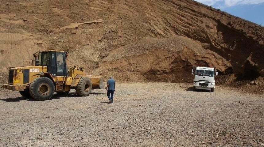 Varto’da Köy İçi Yolları Yapılmaya Başlandı