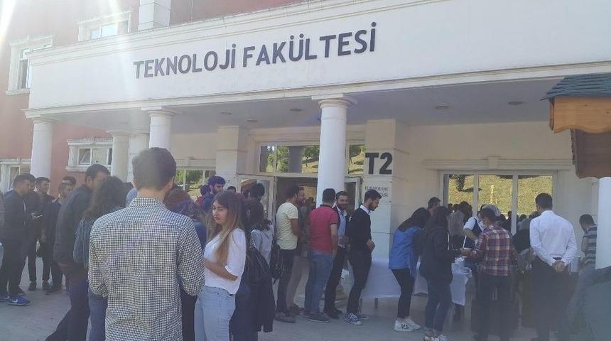 Sa&uuml; Teknoloji Fak&uuml;ltesi&rsquo;nde Aşure İkramında Bulunuldu
