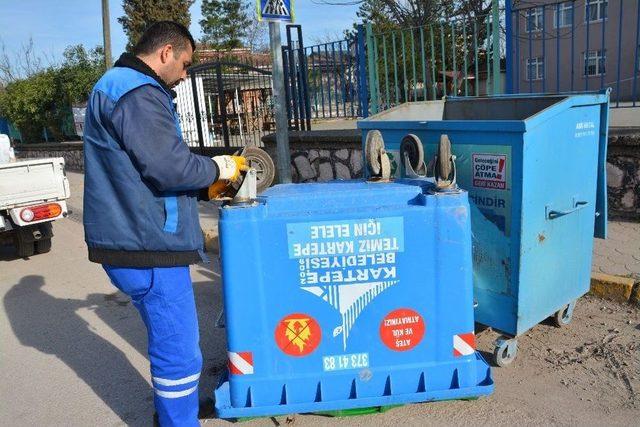 Kartepe’de 2 Bin Çöp Konteyneri Bakımdan Geçti