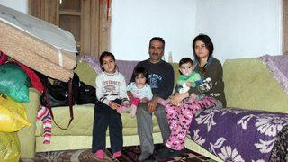 İlk Eşi Kazada, İkincisi Zatürreden Ölen Adam Evi Yanınca Çocuklarıyla Ortada Kaldı