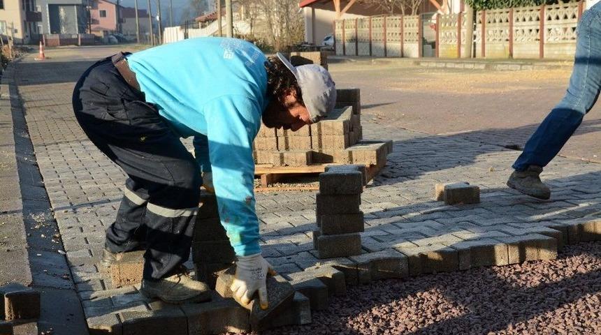 Kartepe’de Parke Yollar Yenileniyor