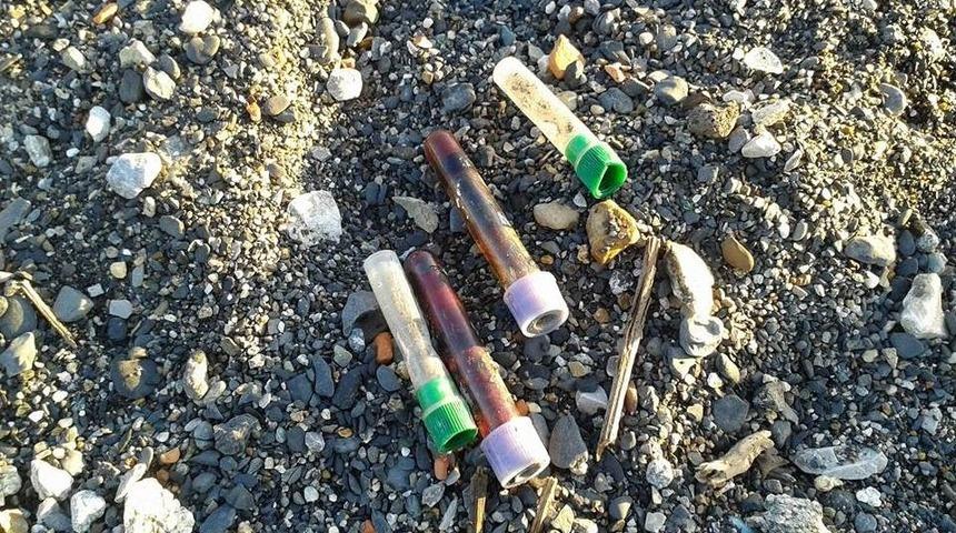 Sahile Vuran Tıbbi Atıklar Halkı Endişelendirdi