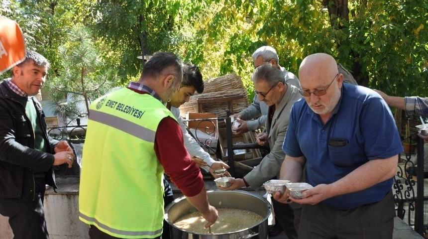 Emet Belediyesinden Aşure Etkinliği
