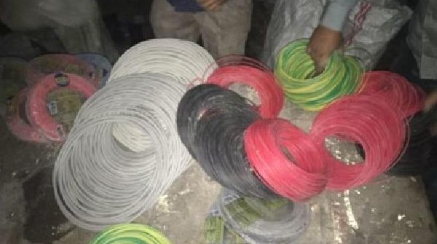 &Ccedil;alıştıkları Inşaatta Hırsızlık Yaptılar