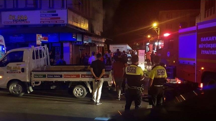 Nalbur D&uuml;kkanındaki Yangın B&uuml;y&uuml;meden S&ouml;nd&uuml;r&uuml;ld&uuml;