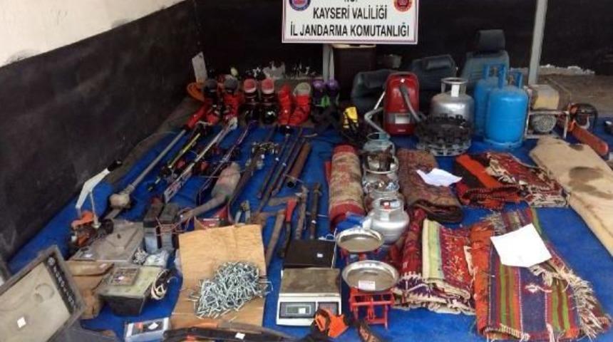 &Ccedil;ete Liderinin Evinde 271 Par&ccedil;a &Ccedil;alıntı Malzeme Ele Ge&ccedil;irildi