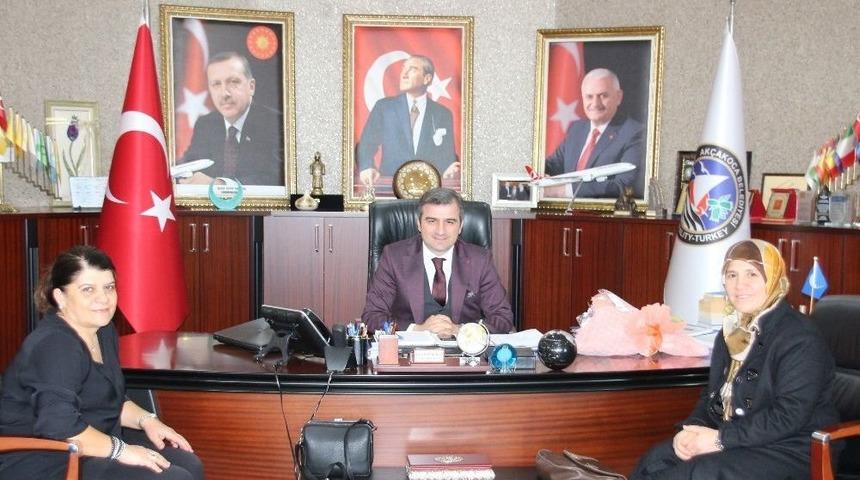 Kadın Kollarından Belediye Başkanı C&uuml;neyt Yemenici&rsquo;ye Ziyaret