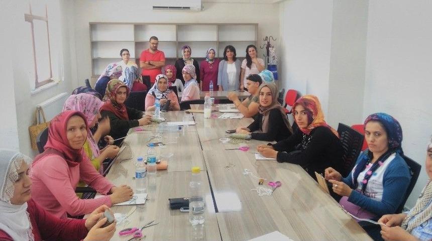 (&ouml;zel) Ter&ouml;rle Anılan İl&ccedil;ede Kadınlar Organik Oyuncaklar &Uuml;retiyor