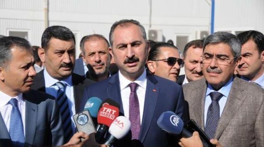 Bakan G&uuml;l: Fet&ouml; Elebaşının Iadesi Ile Ilgili Engel Kalmadı