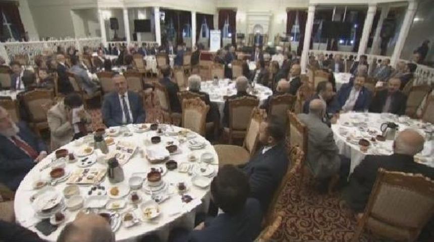 Diyanet İşleri Başkanı Erbaş: "bug&uuml;n, Halep'ten, Yemen'e, Gazze'den Arakan'a Her Birisi Kerbala Olmuştur"