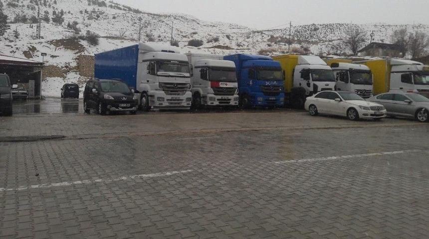 Sivas&rsquo;ta Uzun Ara&ccedil; Kuyrukları Oluştu