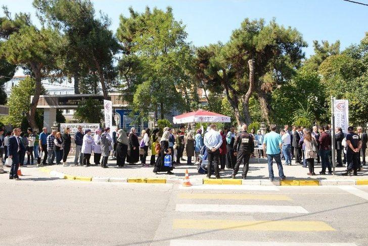 Altıeylül Belediyesi’nden 5 Bin Kişiye Aşure G1