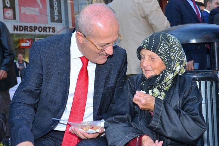 Altıeylül Belediyesi’nden 5 Bin Kişiye Aşure G2