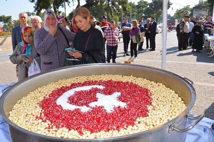 Altıeylül Belediyesi’nden 5 Bin Kişiye Aşure G4