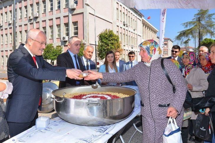 Altıeylül Belediyesi’nden 5 Bin Kişiye Aşure G5