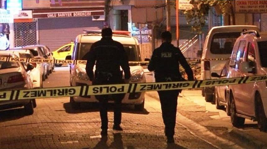 Mescit &Ccedil;ıkışında Silahlı Saldırı: 1 &Ouml;l&uuml;, 2 Yaralı