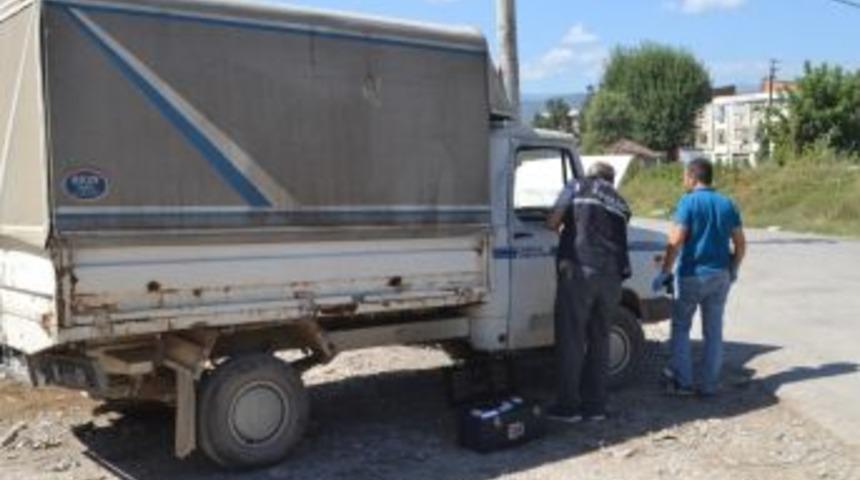 Motosiklet S&uuml;r&uuml;c&uuml;s&uuml; 13 Yaşında, &Ccedil;arptığı Ara&ccedil; İse &Ccedil;alıntı &Ccedil;ıktı