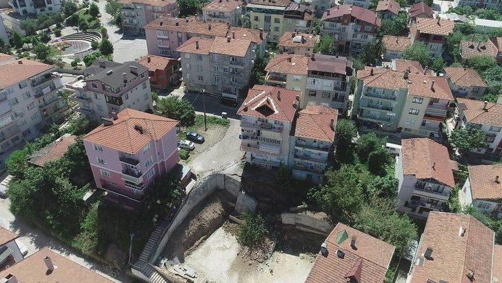 İnşaatın İstinat Duvarı Çöktü, 2 Bina Boşaltıldı G1