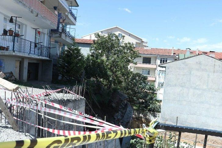 İnşaatın İstinat Duvarı Çöktü, 2 Bina Boşaltıldı G2