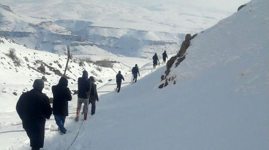 Vaski Ekipler, 4 Kilometrelik Yolu Yaya Giderek Arızayı Onardı