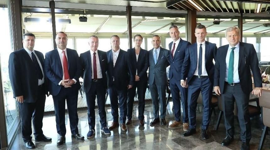 T&uuml;rkiye-izlanda Resmi Ma&ccedil; Yemeği D&uuml;zenlendi