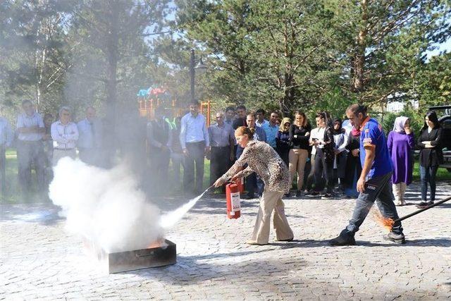 Deprem Ve Yangın Tatbikatı Gerçekleştirildi