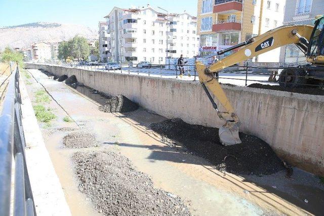 Behzat Bulvarında Yol Çalışması