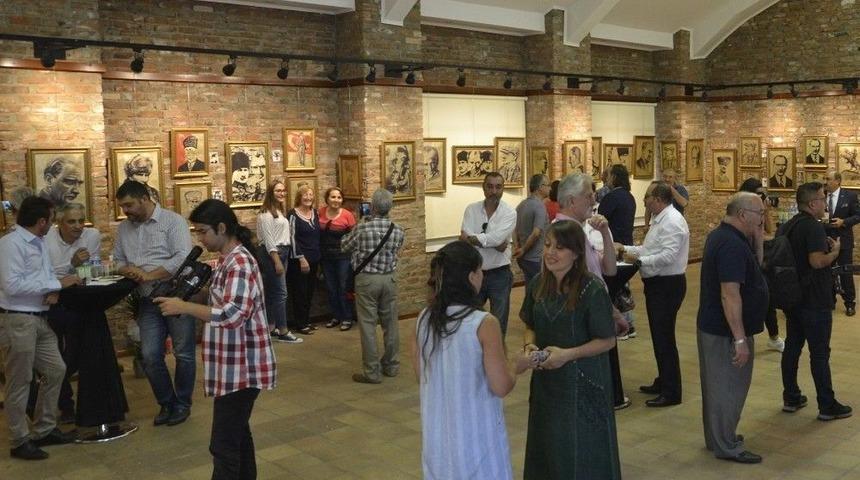 Atatürk Tabloları Sergisi Açıldı