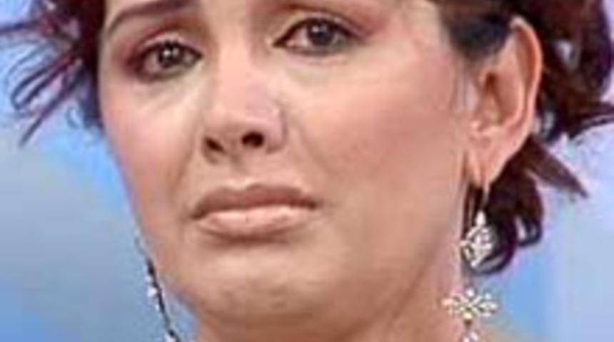 Esra Ceyhan Evliliğini Bitirdi