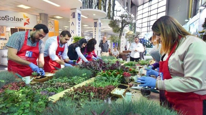 Fuarda Ziyaret&ccedil;ilere Teraryum S&uuml;rprizi