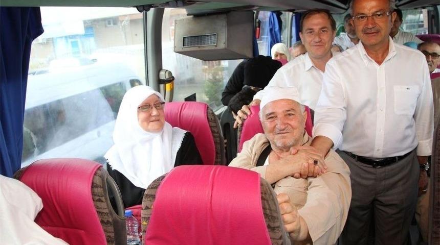 Gebzeli Hacı Adaylarını Başkan Köşker Uğurladı