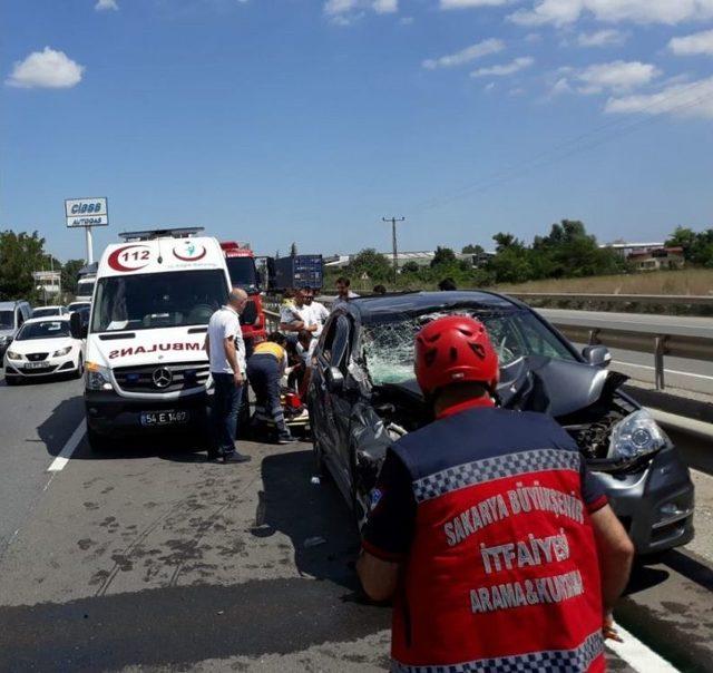 Sakarya’da Trafik Kazası: 2’si Çocuk 3 Yaralı