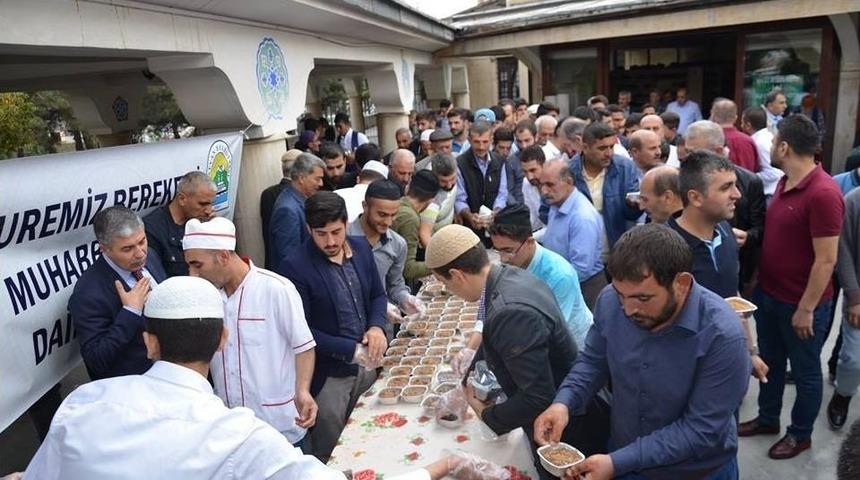 Tatvan&rsquo;da 6 Bin Kişiye Aşure İkram Edildi