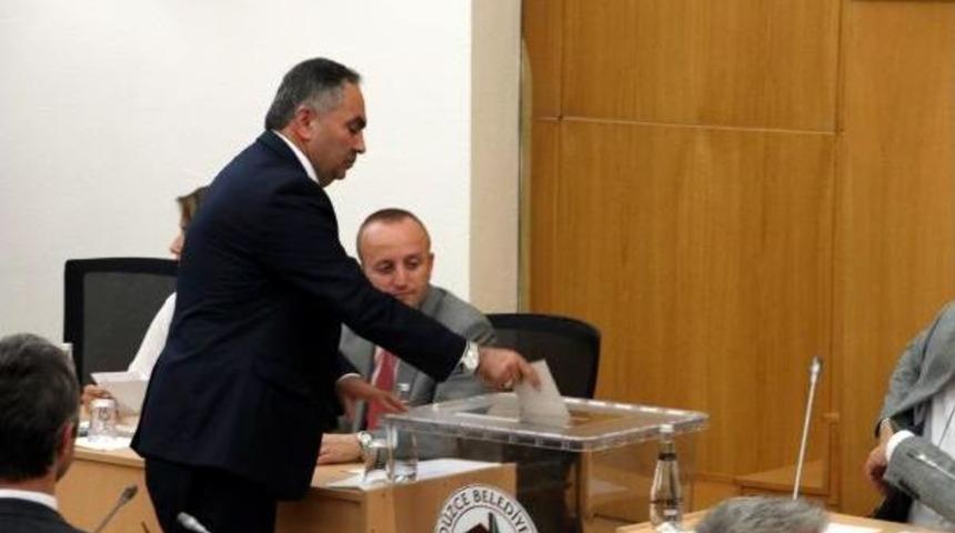 D&uuml;zce Belediyesi'nin Yeni Başkanı Se&ccedil;ildi