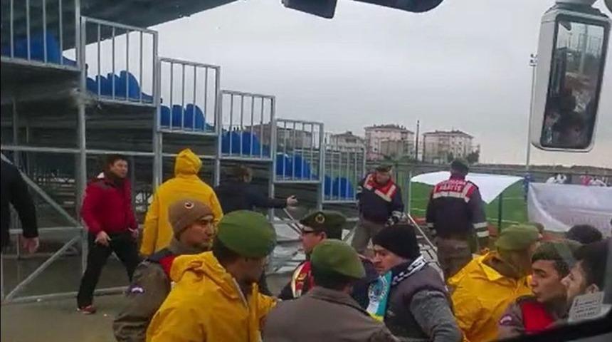 Amat&ouml;r Ma&ccedil; Karıştı, Jandarma Havaya Ateş A&ccedil;tı