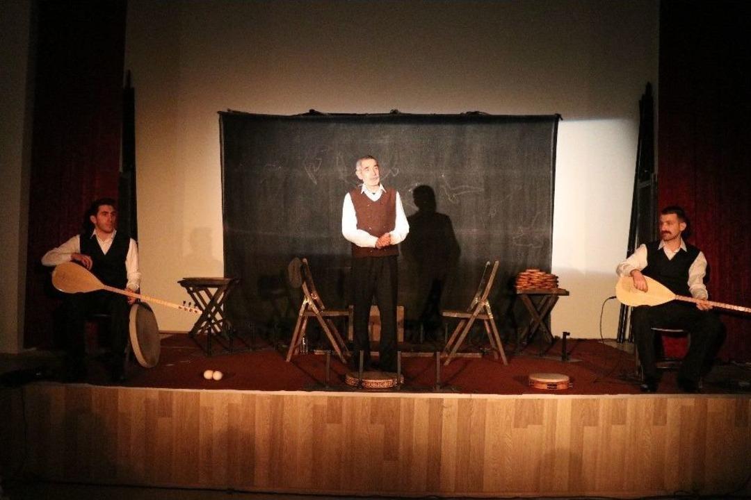 Mahkumlara Tiyatro G&ouml;sterisi