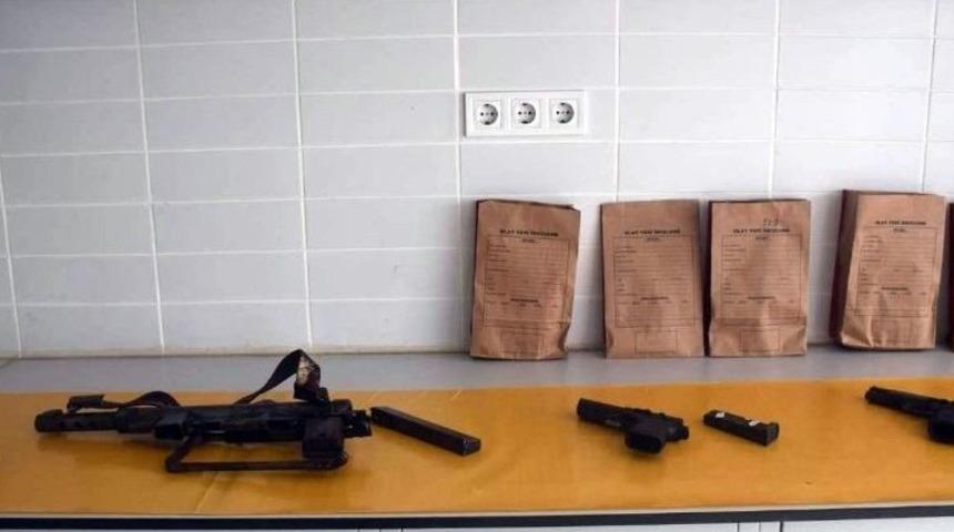 Girdikleri Evlerden Çaldıkları Anahtarlarla Otomobil Hırsızlığı Yapan 2 Kişi Yakalandı