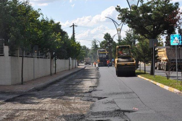 Büyükşehir’den Kartepe’de Yol Yenileme Çalışması