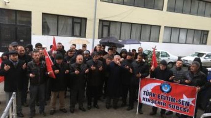 Kamu-sen Ve T&uuml;rk Eğitim-sen Afrin Operasyonundaki Askerler İ&ccedil;in Dua Etti