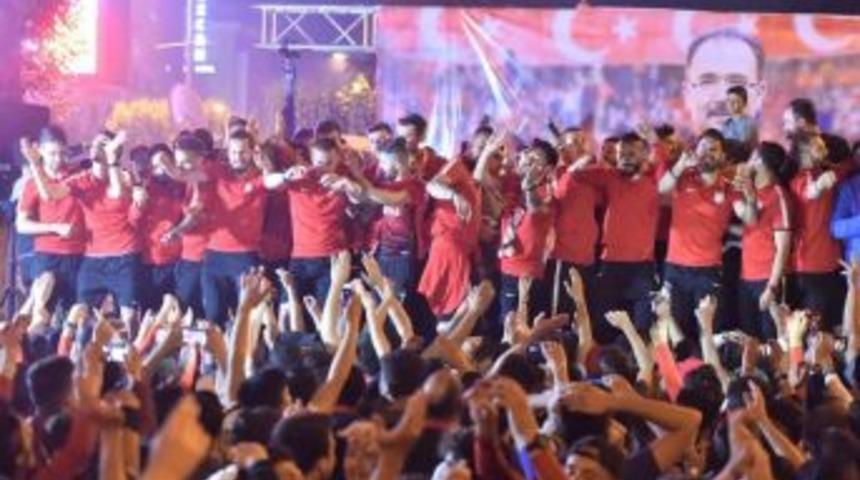 Utaş Uşakspor Kombine Biletleri Satışa &Ccedil;ıktı