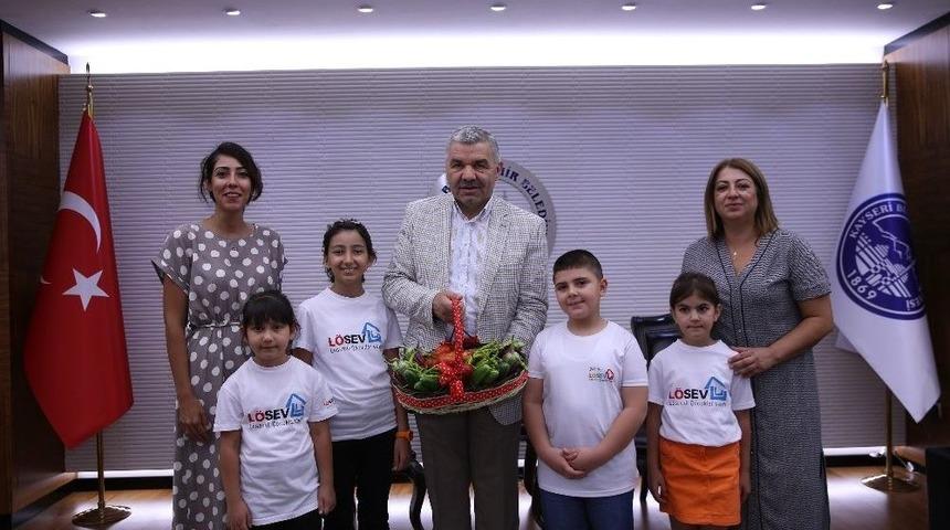 L&ouml;sev G&ouml;n&uuml;ll&uuml;leri Başkan &Ccedil;elik&rsquo;i Ziyaret Etti