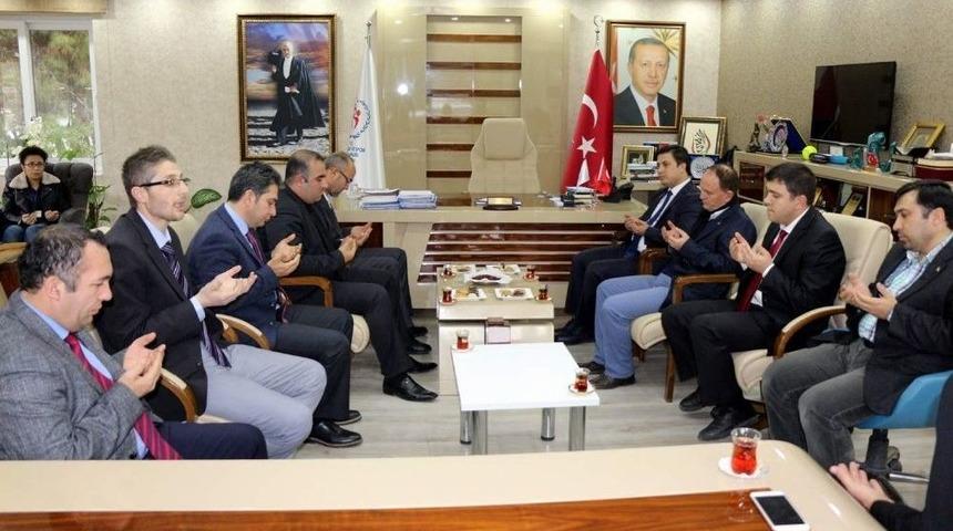 Şehit Babasından İl M&uuml;d&uuml;r&uuml; &Ouml;zt&uuml;rk&rsquo;e Ziyaret