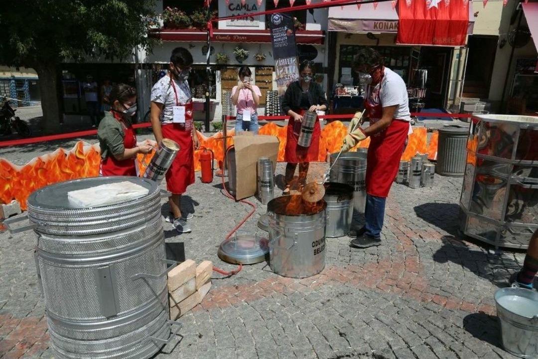 "şehrin Ateşi" Gece Ve G&uuml;nd&uuml;z Yanmaya Devam Ediyor