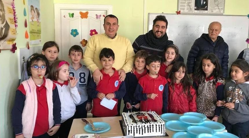 Minik Y&uuml;z&uuml;c&uuml; &Ouml;d&uuml;llendirildi