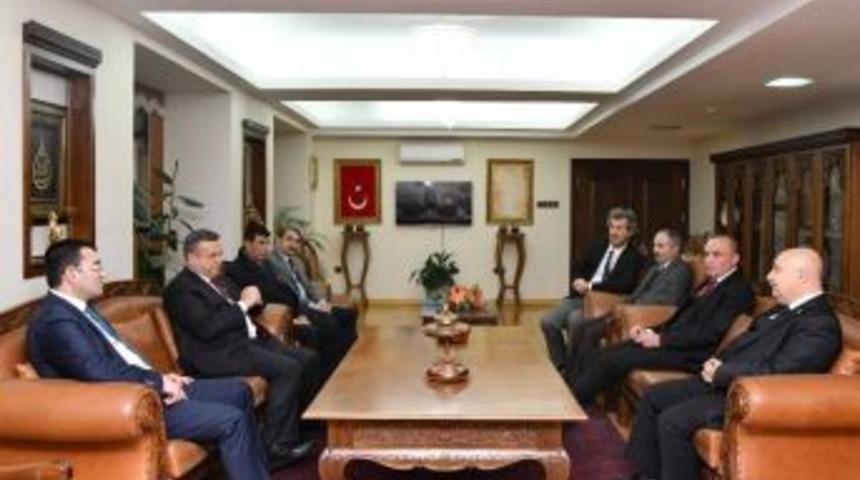 Besni Kaymakamı Gencer İle Rekt&ouml;r G&ouml;n&uuml;ll&uuml; Bir Araya Geldi