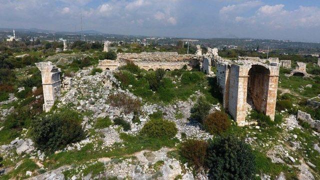 Akkale Ören Yerindeki Kazılarda Mezar Anıtı Açığa Çıkarıldı