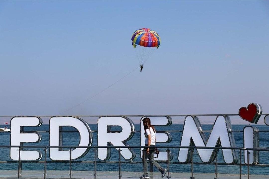 Van&rsquo;da 9. Van Denizi Su Sporları Festivali Başladı
