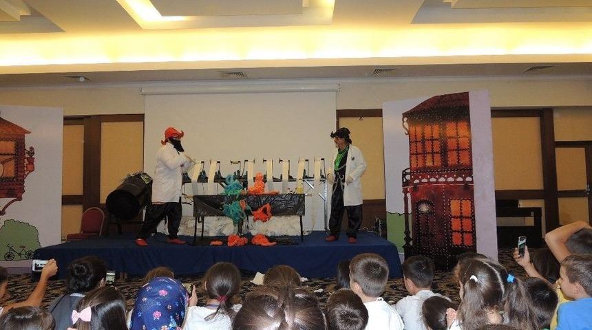 Hacivat Ve Karag&ouml;z&rsquo;le Bilimi Sevdiriyorlar