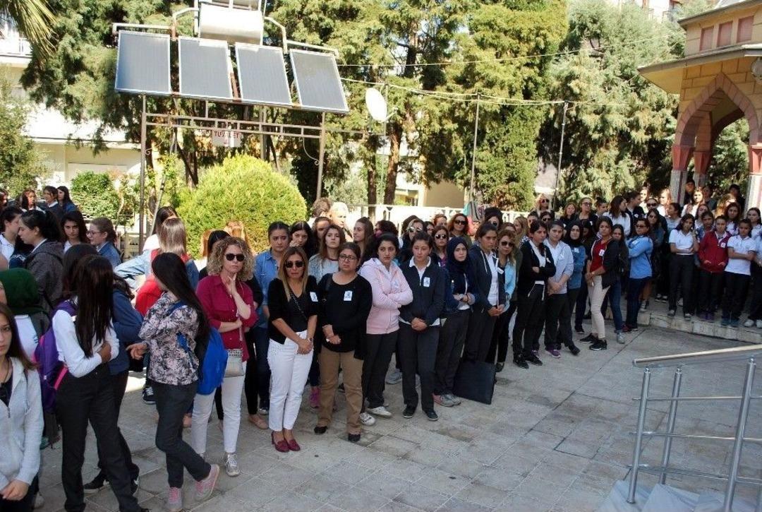 Tabutuna Son G&uuml;n Giydiği Montu Bırakıldı